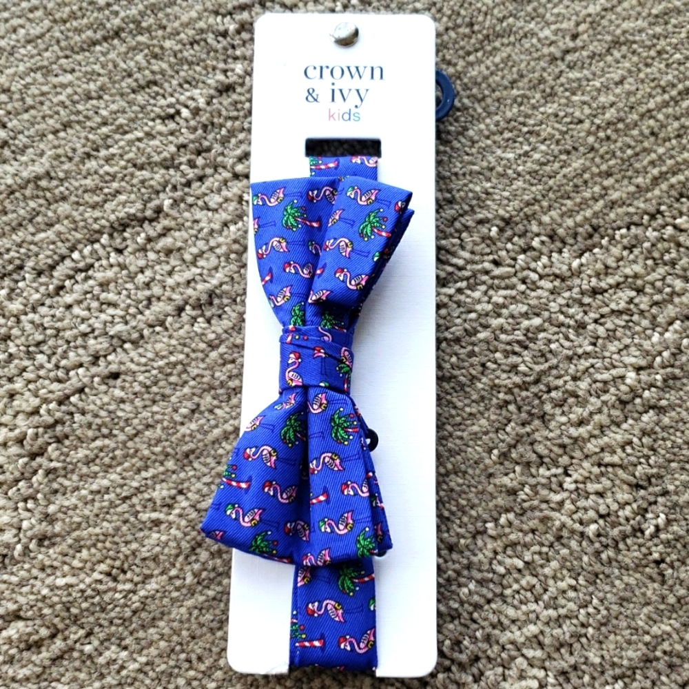 Flamingo bow tie.